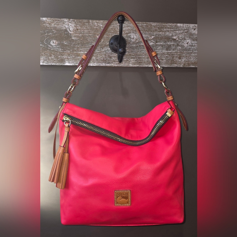 Gorgeous Dooney & Bourke McKenzie Hobo In Geranium